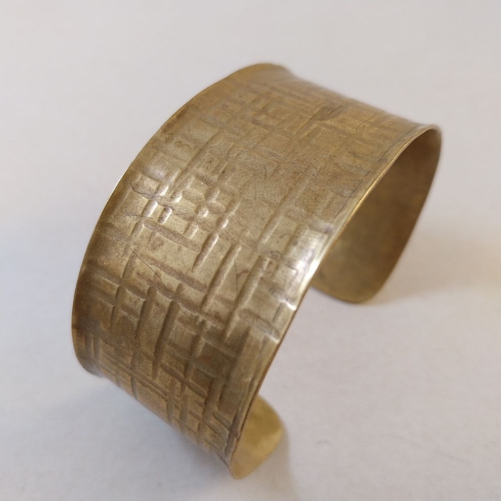 Gold Textured Bracelet